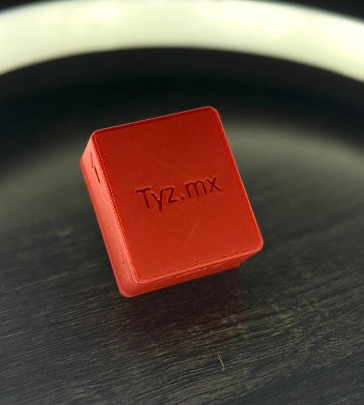 Tracker Tyz color rojo